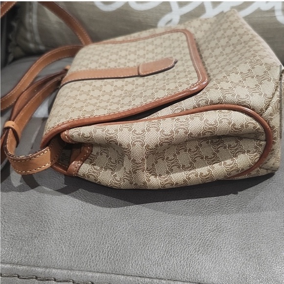 Celine Vintage Crossbody w/ preloved matching wallet. Tan/Cream w/gold accents - Picture 3 of 16